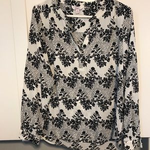 Candies black and white ladies pullover blouse